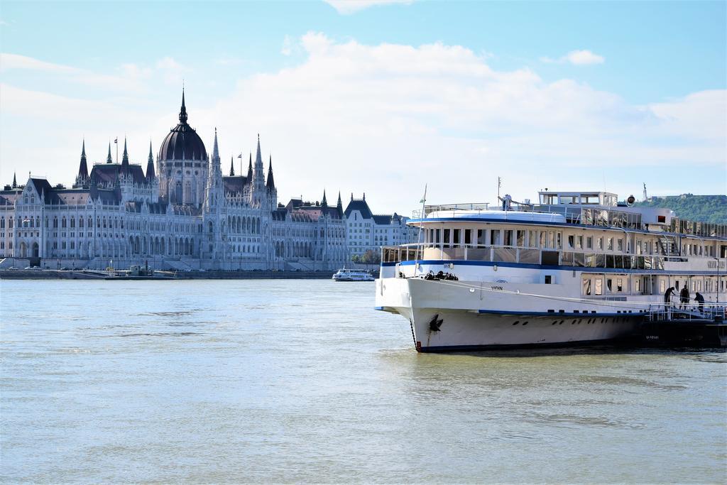 Grand Jules - Boat Hotel Budapest Exteriör bild